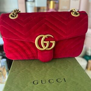 Gucci GG Marmont Matelasse 
Velvet Shoulder Bag